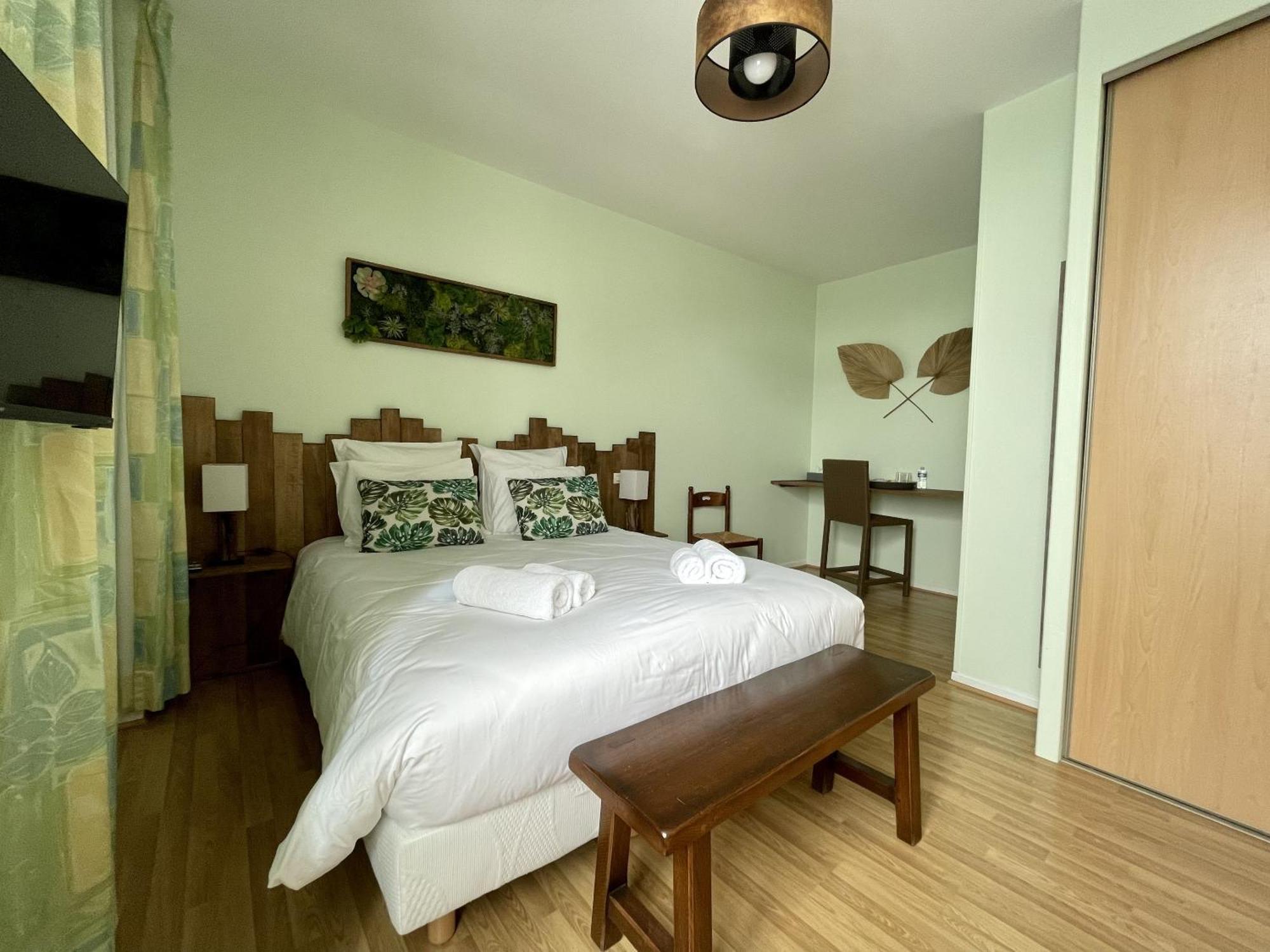 Les Trois Cedres Hotel Saint-Ouen-d'Aunis Room photo